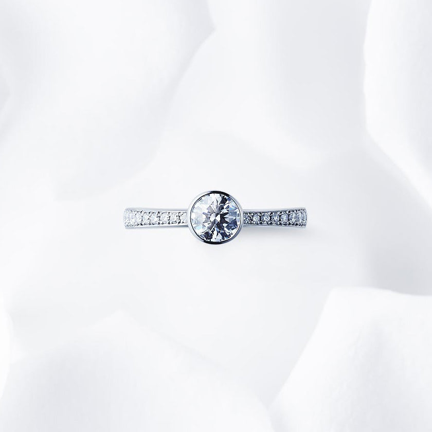 Shown with a 0.72 ct sample diamond.<br>Diamond carat weight varies depending on order details.