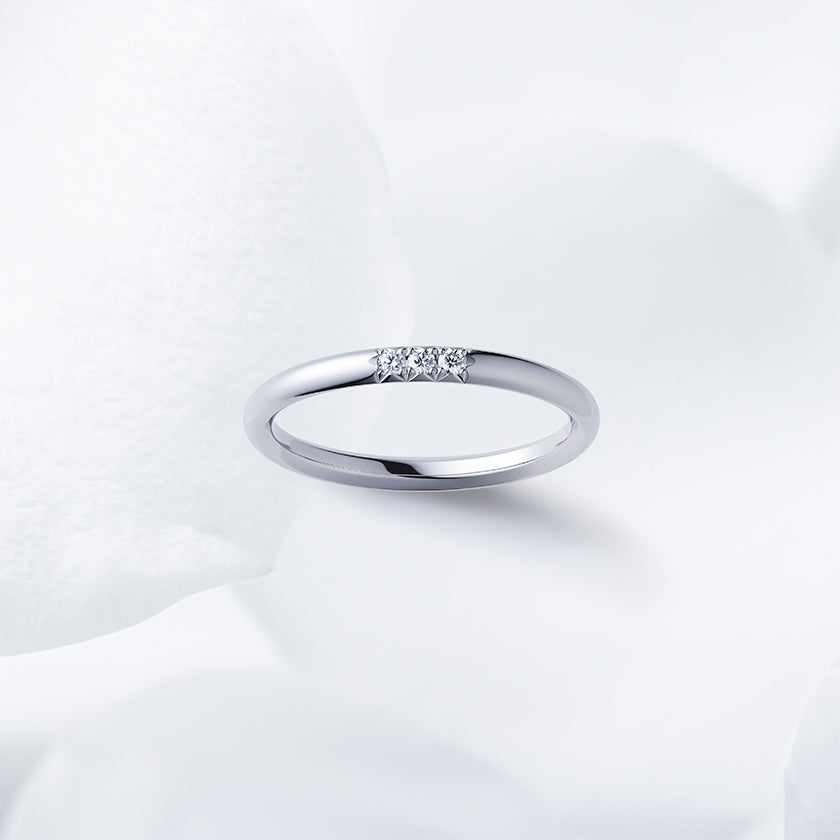 This design features 3 melee diamonds.