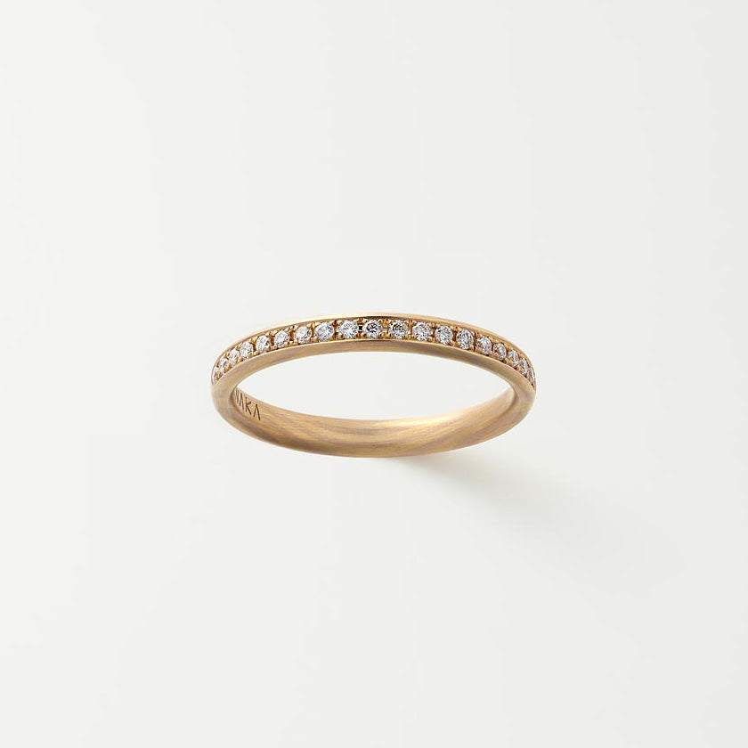 Diamond carat weight varies depending on order details.