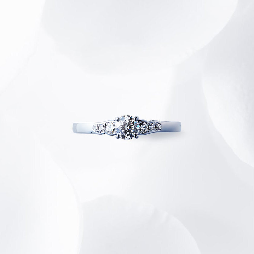 Shown with a 0.32 ct sample diamond.<br>Diamond carat weight varies depending on order details.
