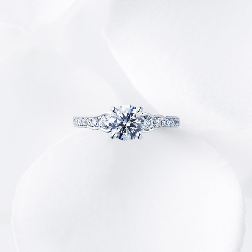 Shown with a 1.03 ct sample diamond.<br>Diamond carat weight varies depending on order details.