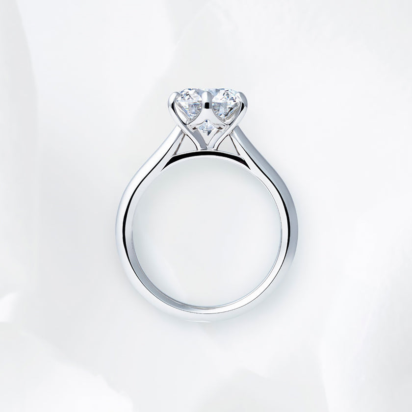 Shown with a 2.24 ct sample diamond.