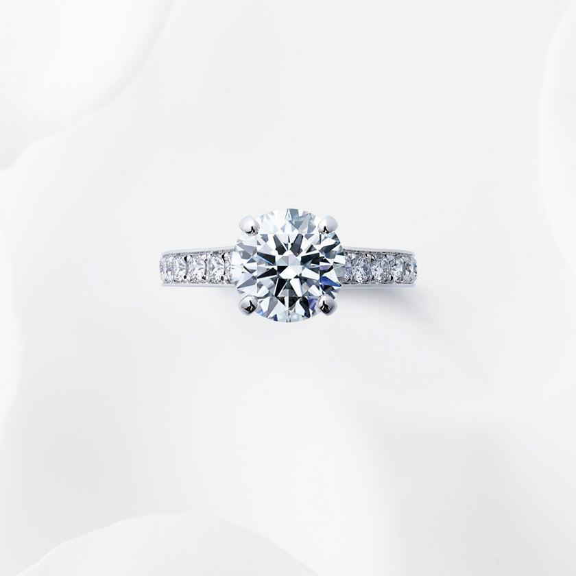 Shown with a 2.19 ct sample diamond.<br>Diamond carat weight varies depending on order details.