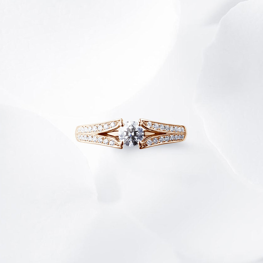 Shown with a 0.33 ct sample diamond.