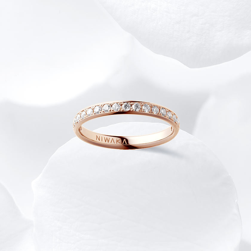 Diamond carat weight varies depending on order details.