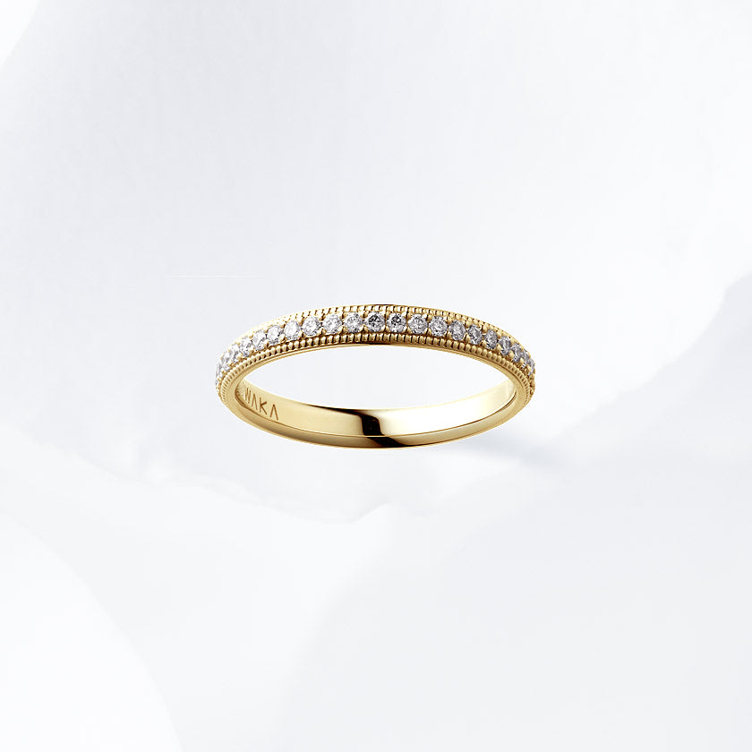 Diamond carat weight varies depending on order details.