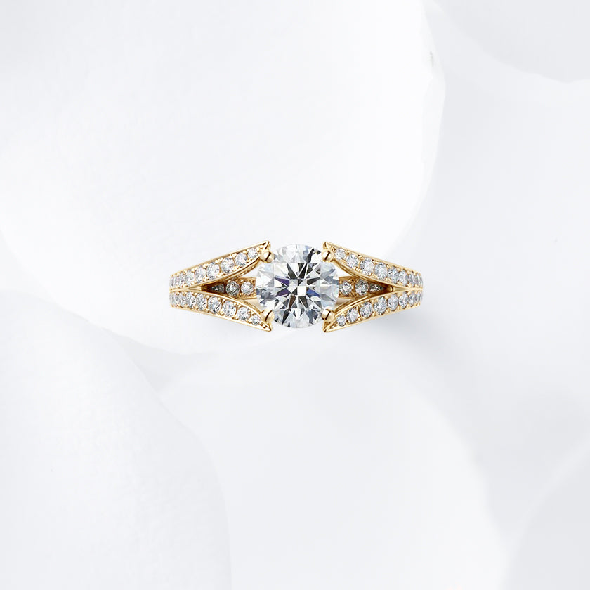 Shown with a 1.06 ct sample diamond.<br>Diamond carat weight varies depending on order details.