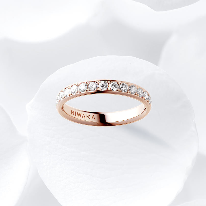 Diamond carat weight varies depending on order details.