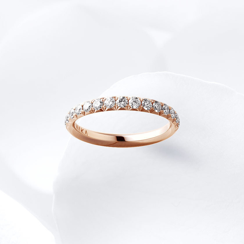 Diamond carat weight varies depending on order details.