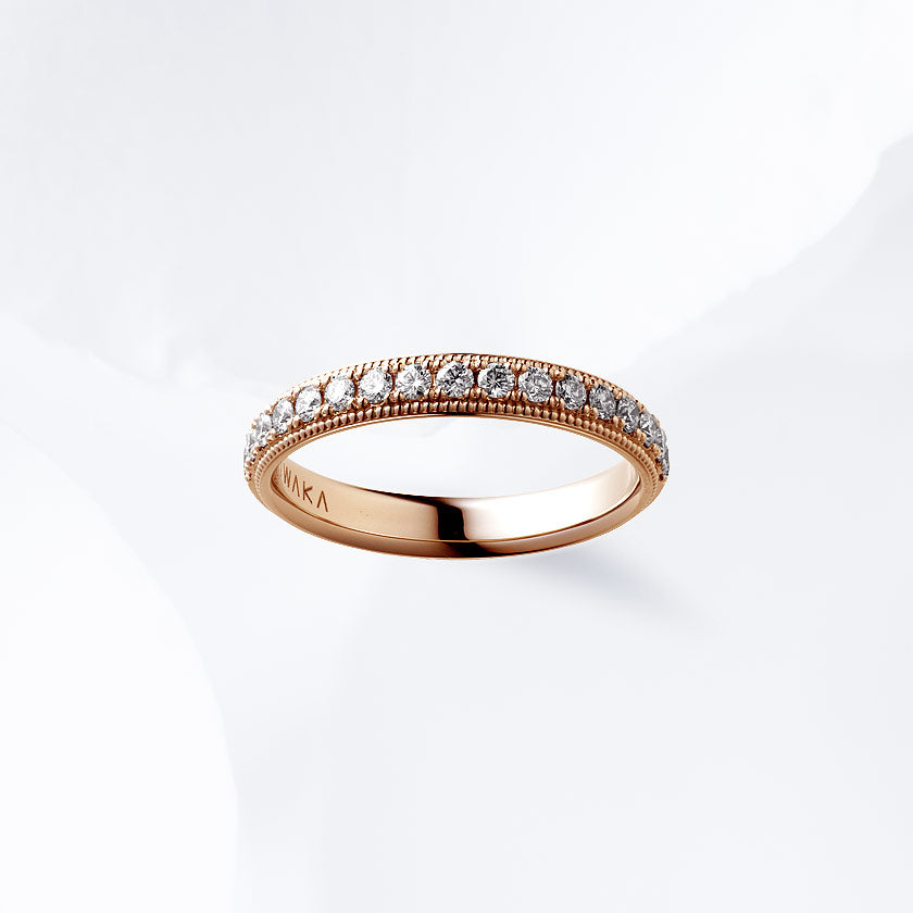 Diamond carat weight varies depending on order details.